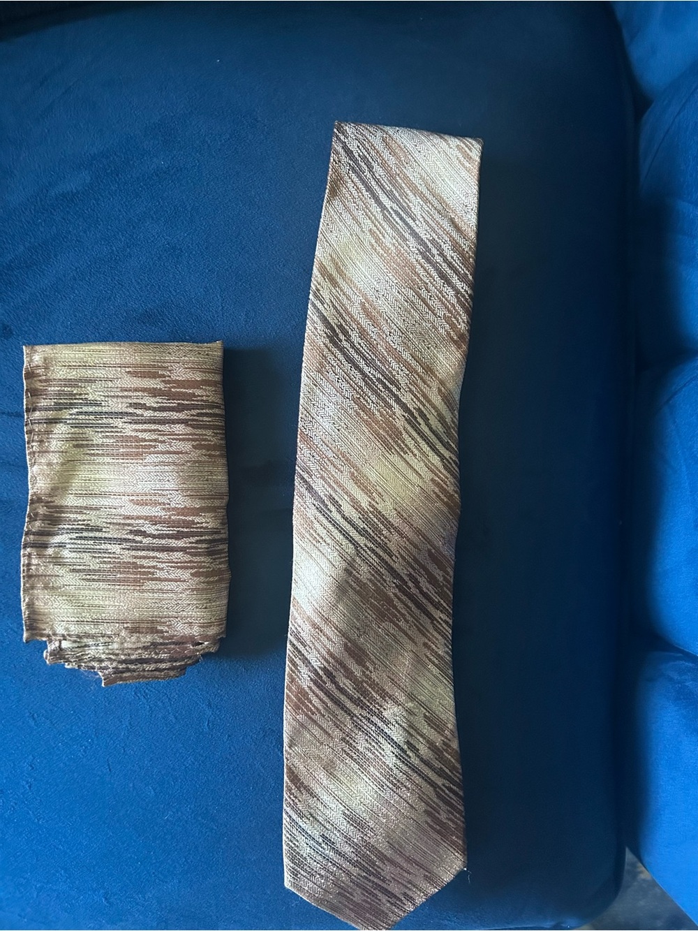 Men's Brown Patterned Tie and Pocket Square Set